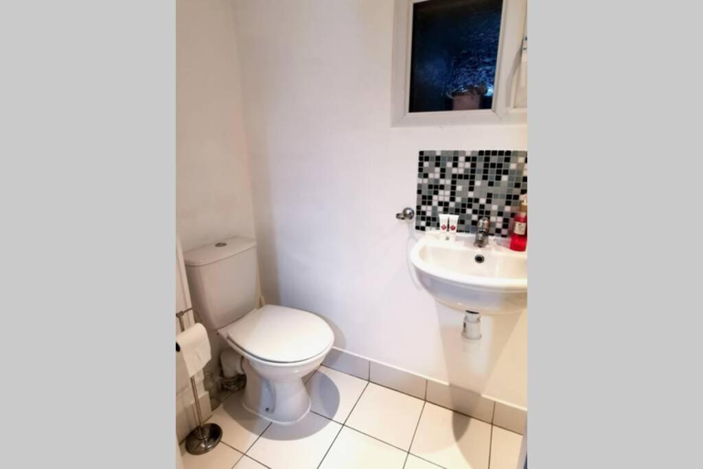 Private Comfortable Guest Suite - Нотингам Екстериор снимка