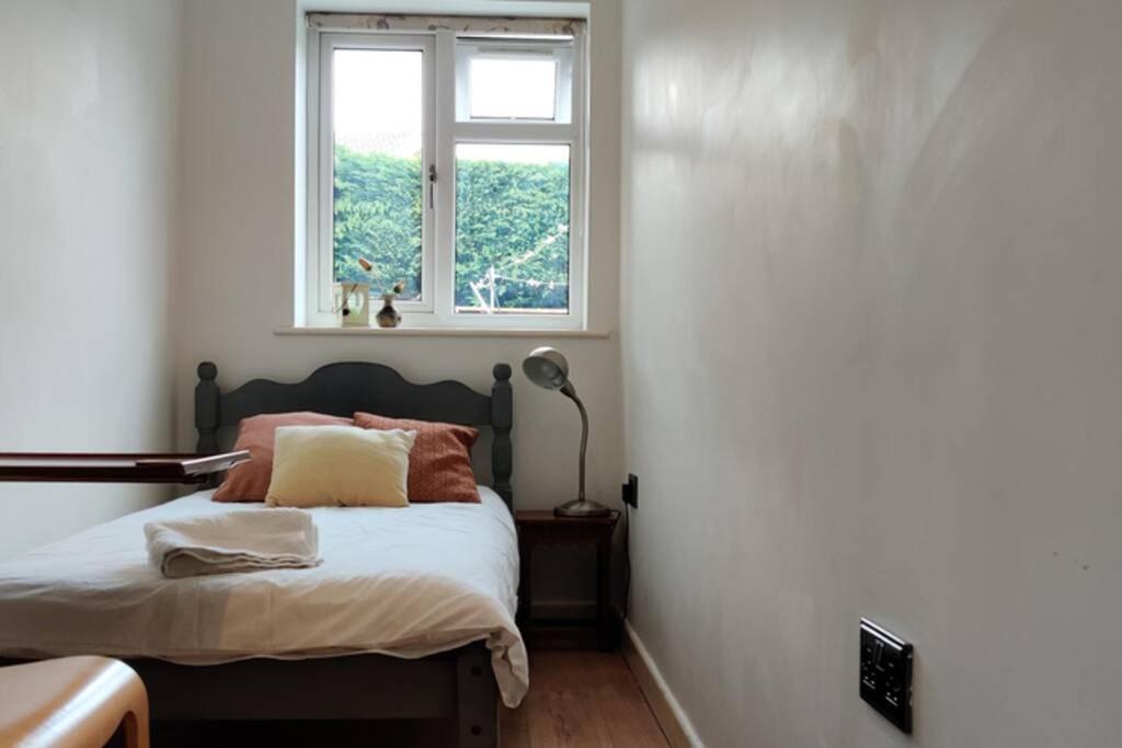 Private Comfortable Guest Suite - Нотингам Екстериор снимка